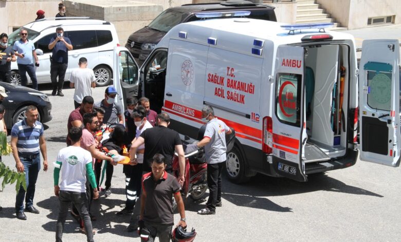 Mardin’de otomobil kuryeye çarptı