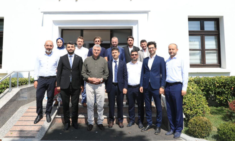 Sakarya’da Başkan Yüce’den MÜSİAD Şubesi’ne nezaket