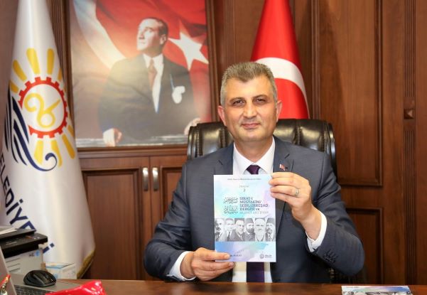 2021 yılının “Mehmet Âkif ve İstiklâl Marşı Yılı” olması hasebiyle, “Sırat-I Müstakim / Sebilürreşad Dergisi ve Mehmet Akif Ersoy” kitabı yayınlandı.
