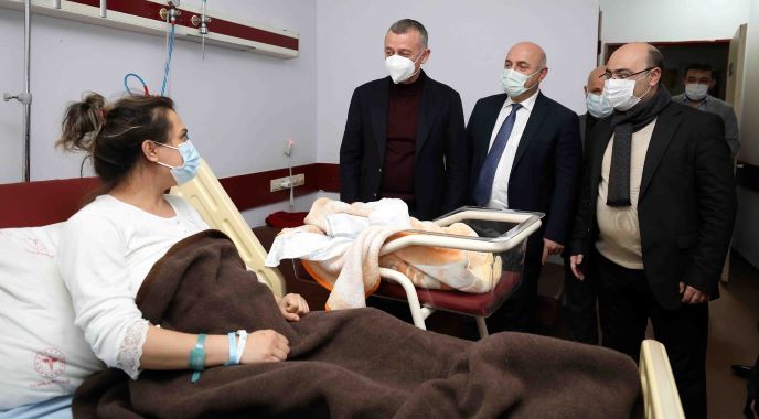 Başkan Büyükakın, 2022’ye vatandaşlarla ve personellerle girdi