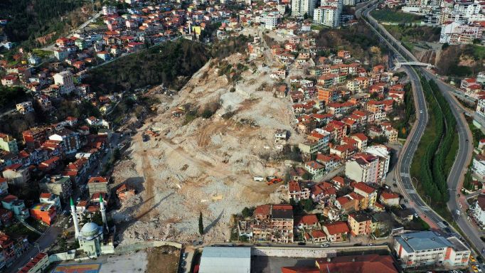 Cedit’te 248 binanın yıkımı tamamlandı