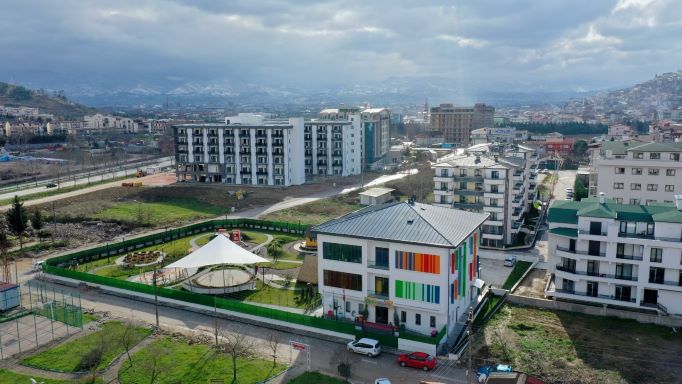 Çınar Çocuk Evi’nde çocuklar yaşayarak öğreniyor