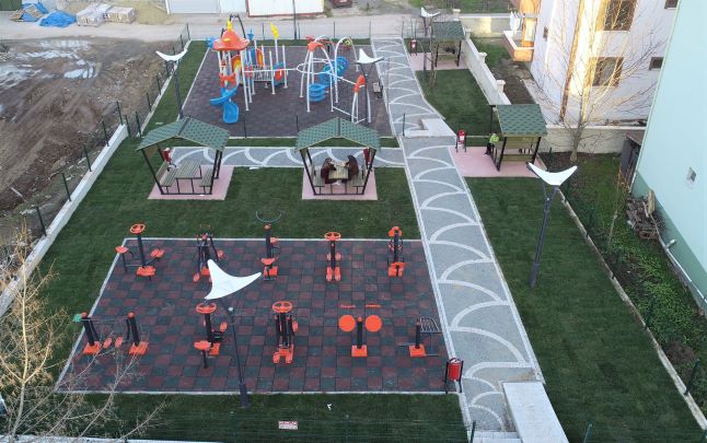 Çocuklar yeni bir oyun alanı daha kazandı