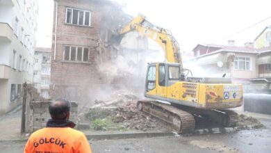 GÖLCÜK’TE 90 BİNA TEHLİKE OLMAKTAN ÇIKARTILDI