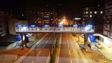 GÖLCÜK’TEKİ YAYA ÜST GEÇİTLERİ YENİ YILA YENİLENEREK GİRDİ