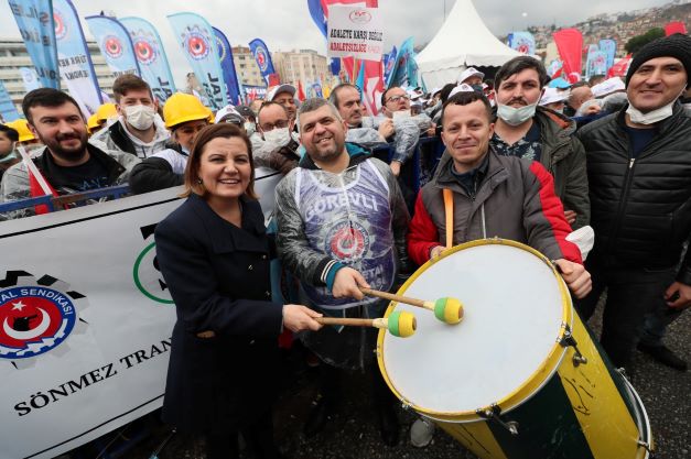 Hürriyet, metal işçilerini mitingde yalnız bırakmadı