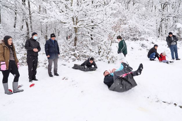 İlimtepe'de kar keyfi