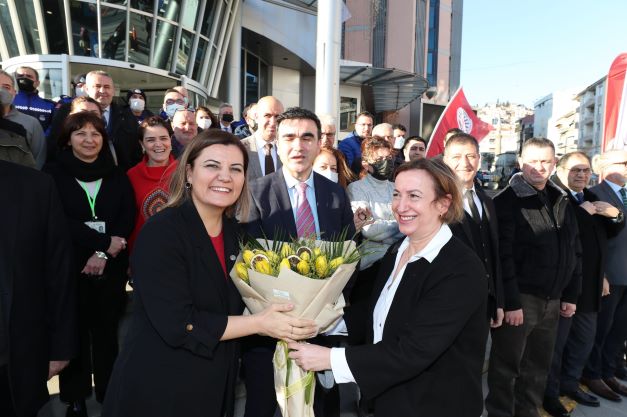 Memura yüzde 100, sözleşmeli memura yüzde 200 zam!