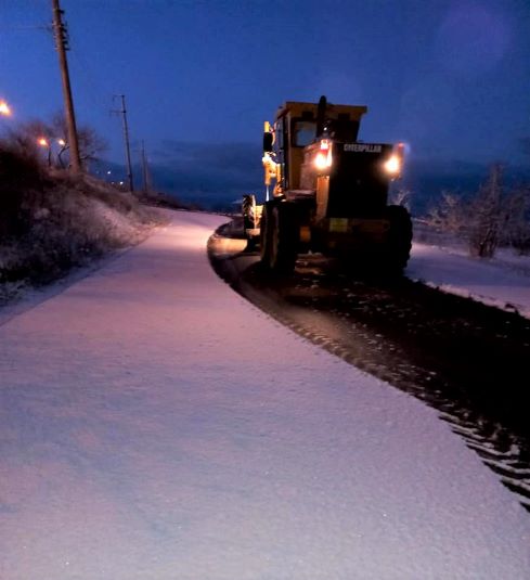 Karla kaplanan yollar açıldı