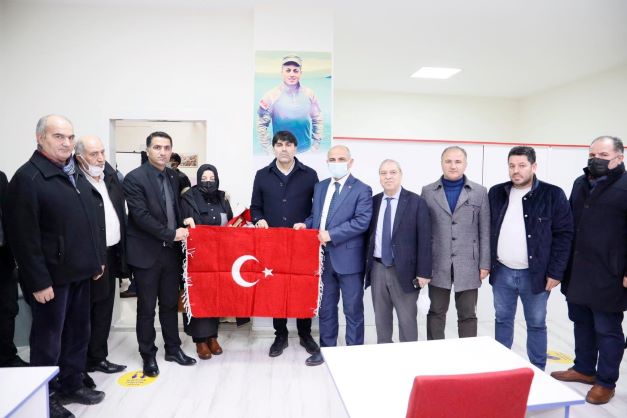 Şehidin adı kütüphanede yaşatıldı