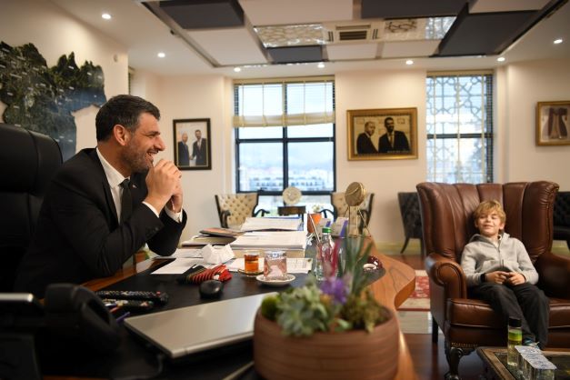 Minik Yıldız Eren'den Kocaman'a Ziyaret