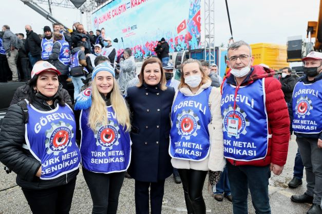 Hürriyet, metal işçilerini mitingde yalnız bırakmadı
