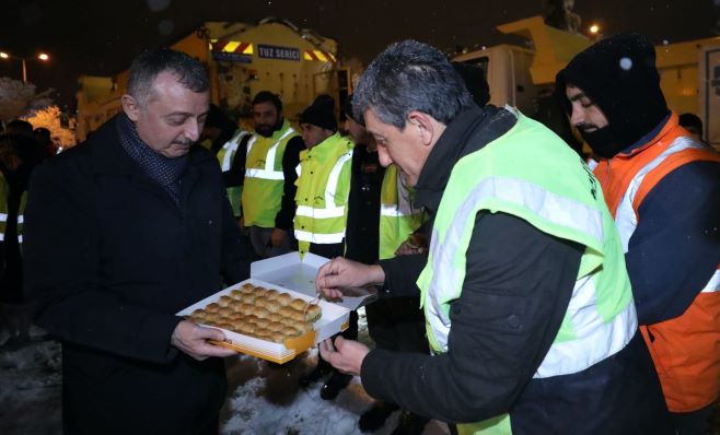 Yolları açık tutmak için yoğun bir çaba sarf ediyorlar