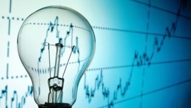 elektrik fiyatları iş yerlerinde yüzde 127, evlerde ise yüzde 49,6 ile yüzde 125 arasında zamlandı.