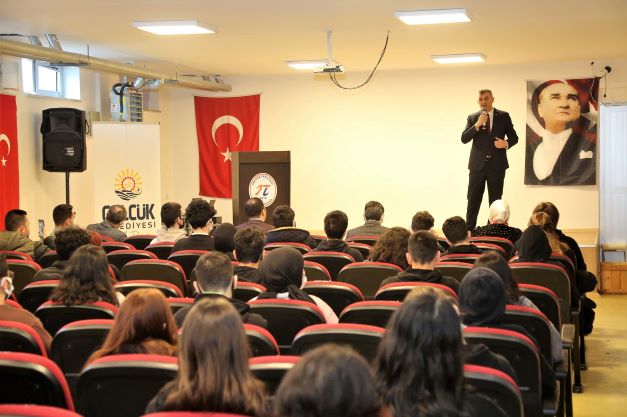 Başarılı Öğrencilerin İsimleri Sınıflara Verildi