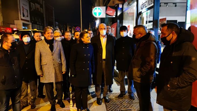 Emekçilere sabah ayazında sıcak sürpriz