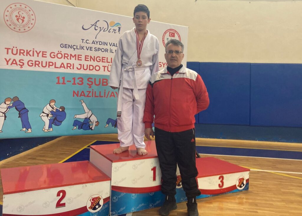 Gölcüklü Rüzgar Yiğit Yılmaz Türkiye Şampiyonu