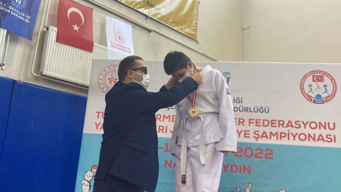 Gölcüklü Rüzgar Yiğit Yılmaz Türkiye Şampiyonu