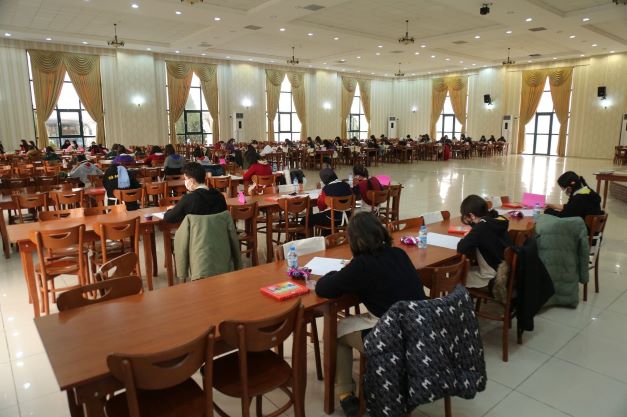 Gölcüklü öğrenciler, hayvan sevgilerini resimlerine yansıttı