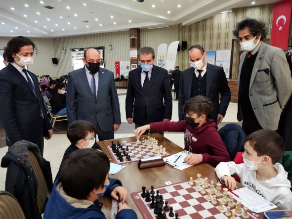 Gölcük'te Okullar Arası Satranç Turnuvası