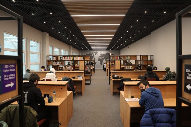 İzmit Belediyesi Kütüphanesi