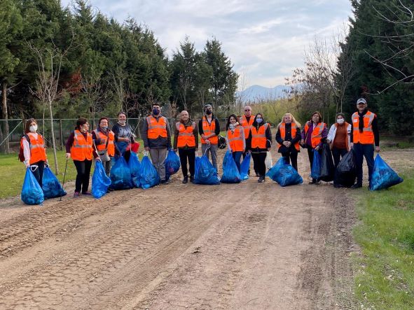 İzmit Kent Konseyi Körfez Sahilini Temizledi