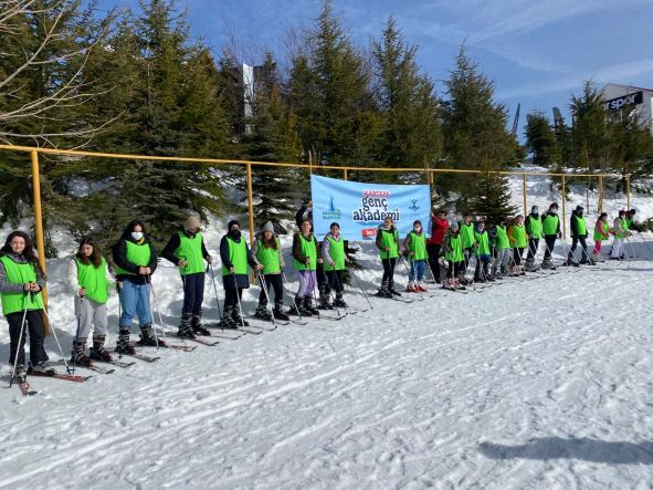 Kartepe'li Gençlerin Kar Keyfi