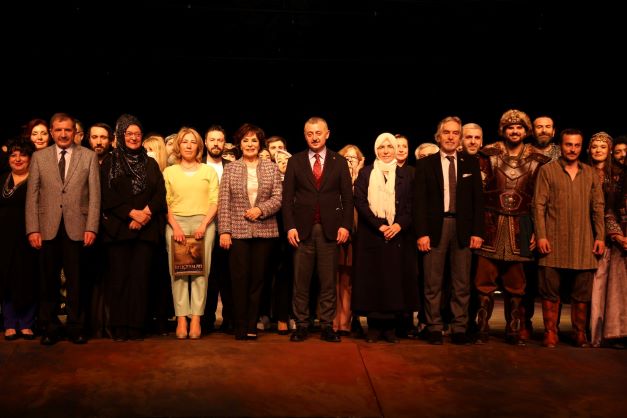 Kılıçarslan, ayakta alkışlandı