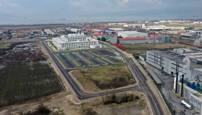 Yan yollar, otopark ve çevre düzenlemesi tamam