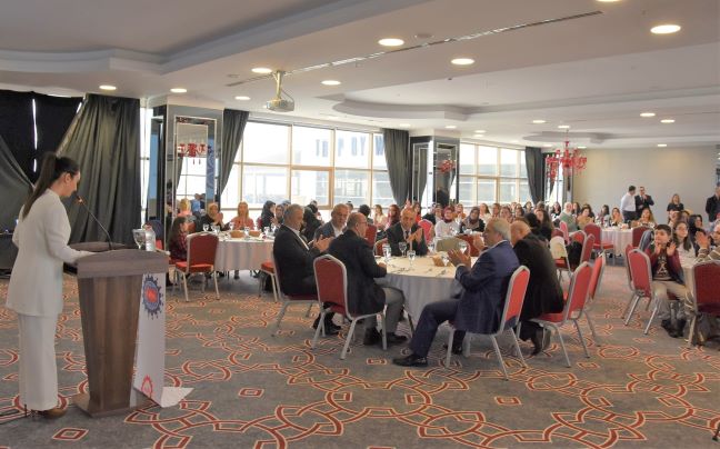 8 Mart bir semboldür. Kadını sadece bir güne sığdıramayız