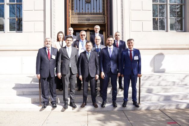 , ABD Ticaret Odası’nda iş insanlarıyla bir araya geldi.