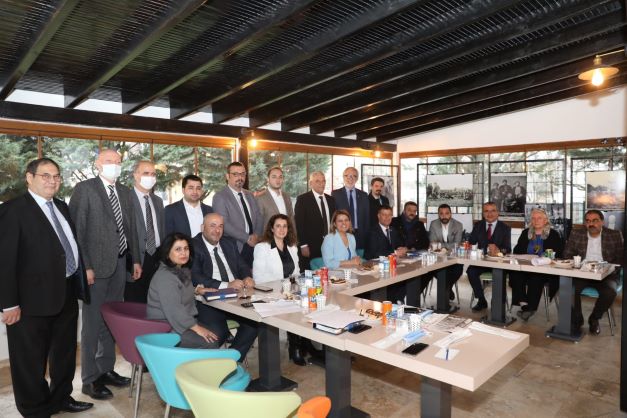 Başkan Hürriyet, üst yönetim ekibiyle değerlendirme toplantısı yaptı