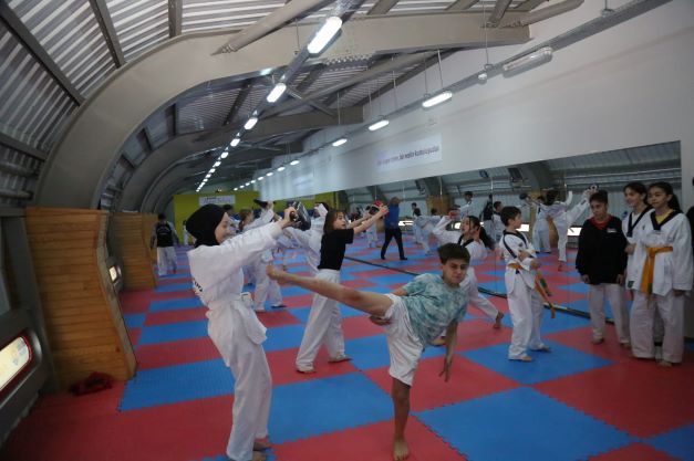 Geleceğin Şampiyonları Gölcük'te Yetişiyor 