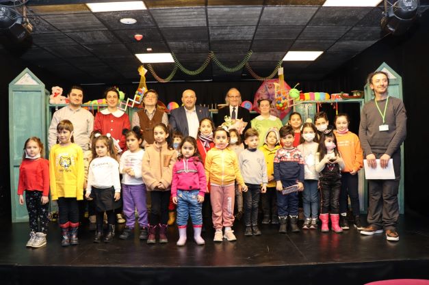 Gülümse Çocuk Tiyatrosu, ilk gösterimini yaptı