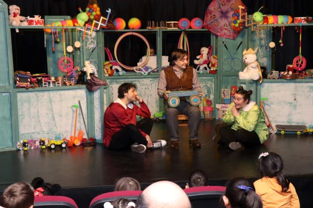 Gülümse Çocuk Tiyatrosu, ilk gösterimini yaptı