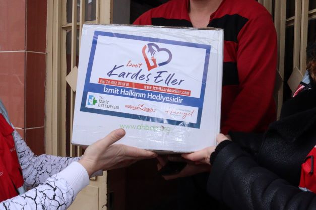 İhtiyaç sahibi vatandaşlara Ramazan kolisi desteği başladı