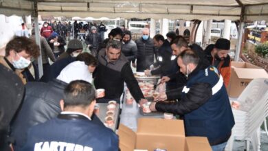 Kartepe'de Çanakkale Destanı Anısına Vatandaşlara Helva İkramı