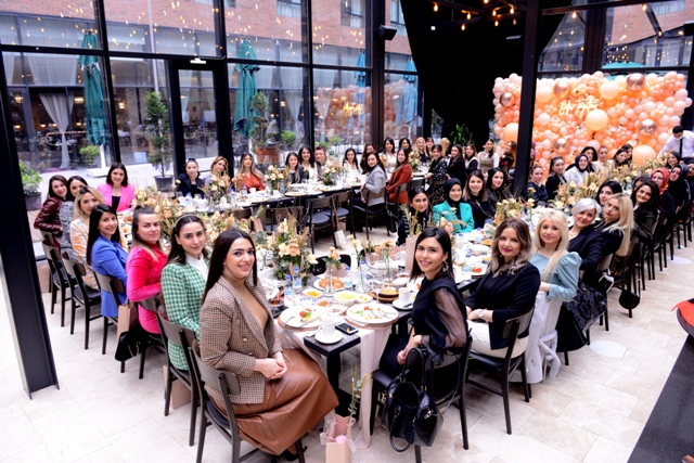 Kadın çalışanlar kahvaltıda buluştu