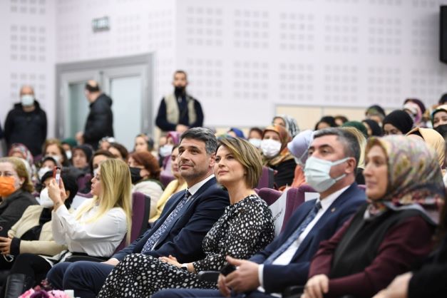 Kartepe'de Açelya Akkoyun’a Büyük İlgi