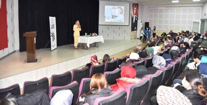 Kartepeli kadınlara ev kazaları anlatıldı