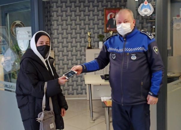 Kayıp telefonu sahibine ulaştırdı