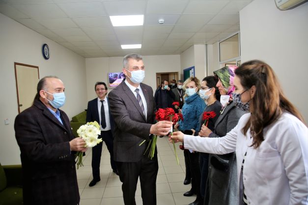 Sezer ve Seymen, Sağlık Çalışanlarının 14 Mart Tıp Bayramı’nı Kutladı