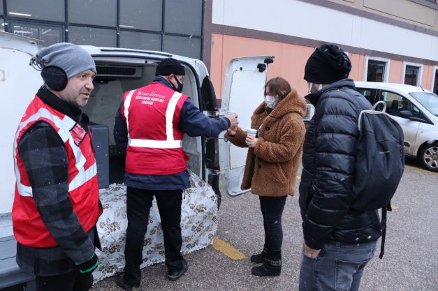 Sıcak çorba hizmeti