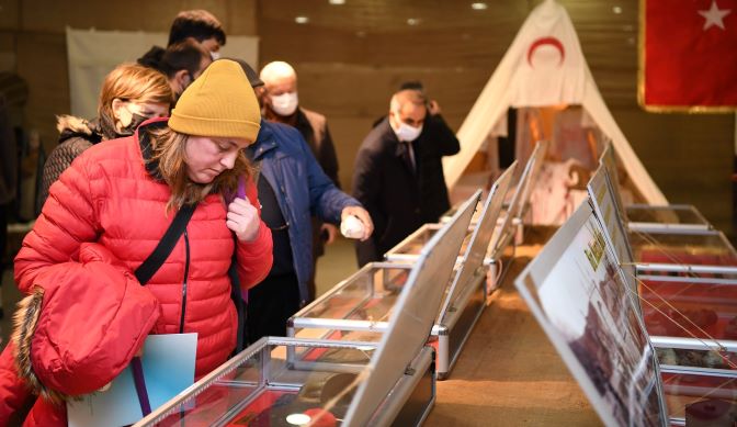 Kartepe'de18 Mart Çanakkale Sergisi'ni Binlerce Kişi Ziyaret Etti
