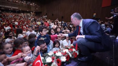 Başkan Büyükakın çocukların 23 Nisan sevincine eşlik etti