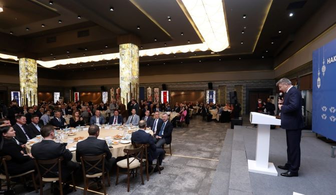 Başkan Büyükakın, iftarda Balkan Göçmenleriyle buluştu