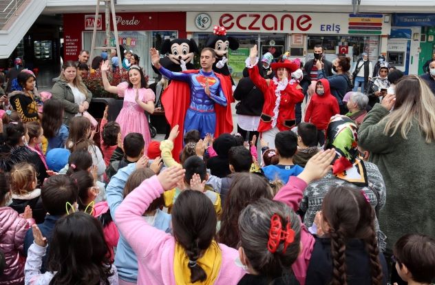 Çocuk Atölye Çalışmaları İzmit’e renk katıyor