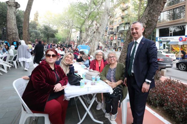 Cumhuriyet Bulvarı’nda 11 bin kişilik iftar