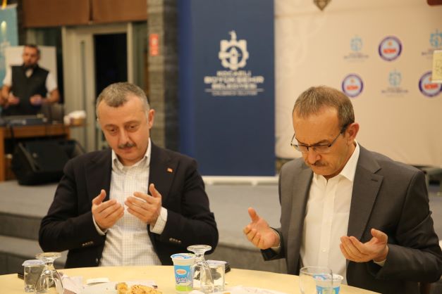 Başkan Büyükakın, yetim çocuklar ve yakınlarıyla iftarda buluştu