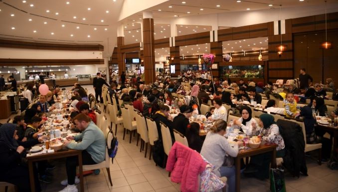 Çocukların Yüzünü Güldüren İftar